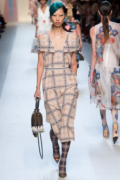 Look 39